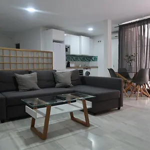 https://j-e-mlaga-center-apartamentos.hotelsinnerja.org
